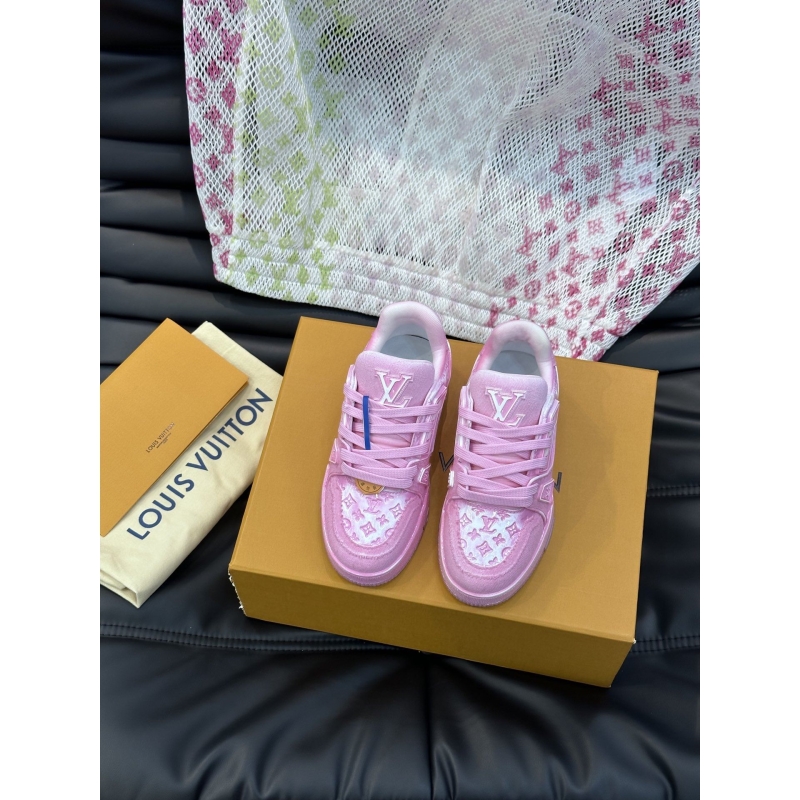 l**is V*t*n sneakers